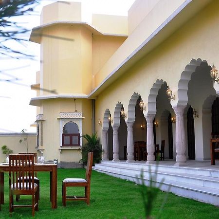 Hotel Raj Bagh Palace Jaipur Exterior foto